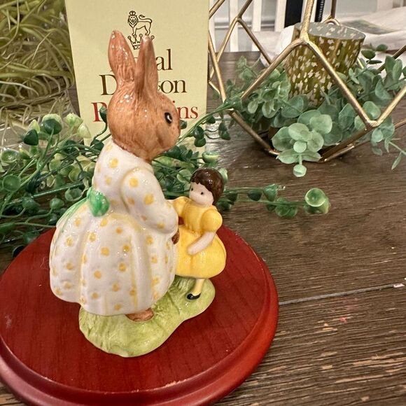 ROYAL DOULTON Dollie‎ Bunnykins Playtime Vintage Ceramic Figurine with Box - Picture 5 of 7
